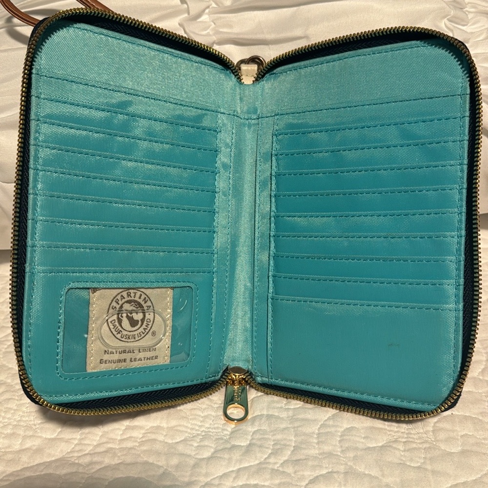 Spartina Wallet and Phone Case, Extra Storage Spaces for Credit Cards, beautiful - Picture 7 of 13